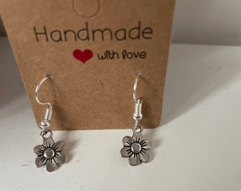 Flower daisy drop dangle earrings silver charm gift present jewellery