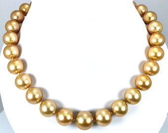 Southsea golden pearls necklace 14x16.1 mm YG18K diamonds clasp