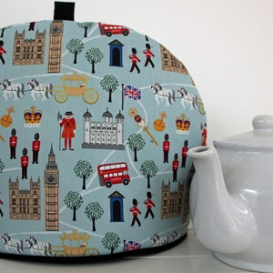 London icons Britannia tea cosy, English royals red bus telephone box teapot cozy, handmade insulated Union Jack hot drinks cover