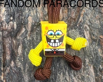 Llavero de paracord de Bob Esponja, accesorio para llevar a diario, EDC, minifigura de Lego, llavero de amigo motero