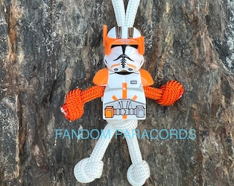 Llavero de paracord del Comandante Cody de Clone Wars, accesorio EDC de uso diario, cordón de Star Wars, llavero de compañero motero, dijes de mochila de dibujos animados