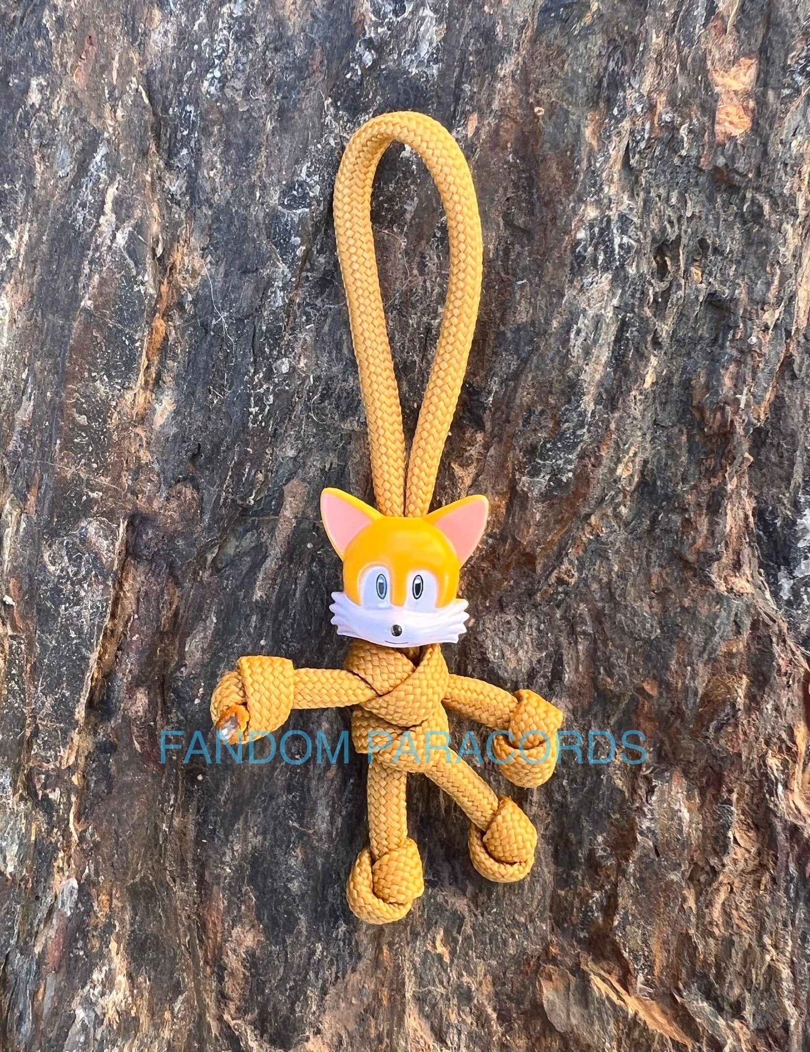 TAILS Sonic the Hedgehog Paracord Keychain, Everyday Carry Keyring