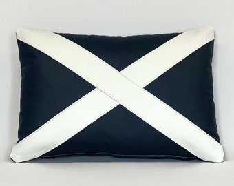 The traditional leather Scotland cushion