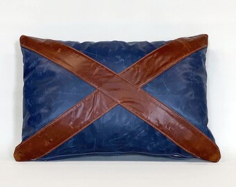 The cracked leather Scotland cushion