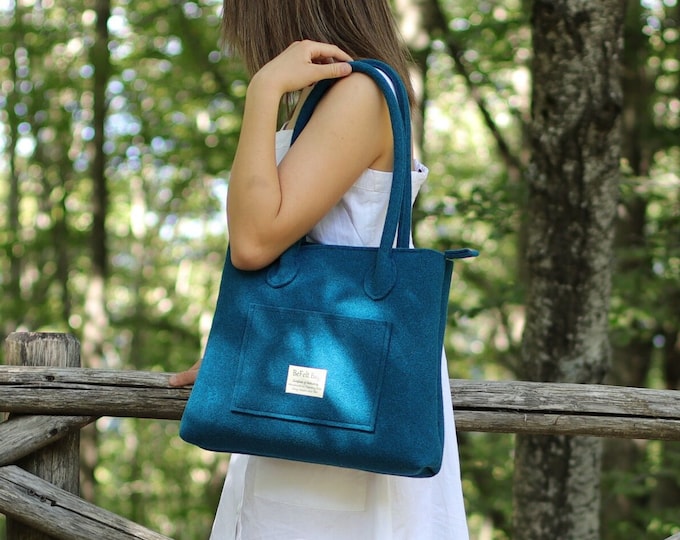 Casual petrol bag with handles in wool felt