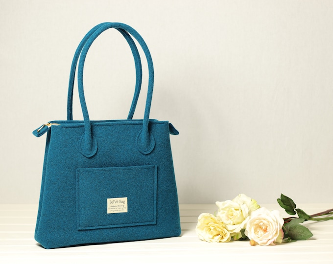 Casual petrol bag with handles in wool felt
