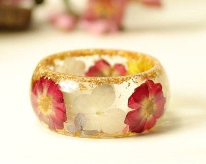 Real flower bangle, pressed flower bracelet, resin floer bangle, red rose bangle, hydrangea bangle, yellow jerusalem , botanical  jewelry