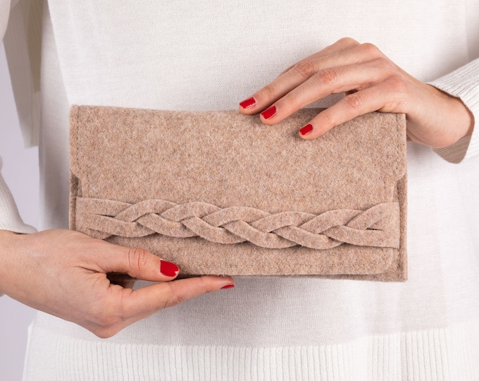Wallet with braid