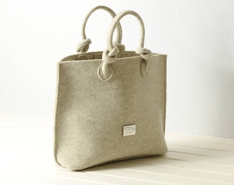 Anita handbag in dusty blue wool felt