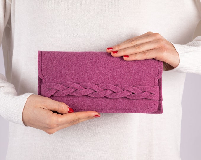 Wallet with braid