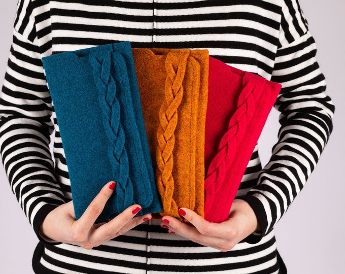 Wallet with braid