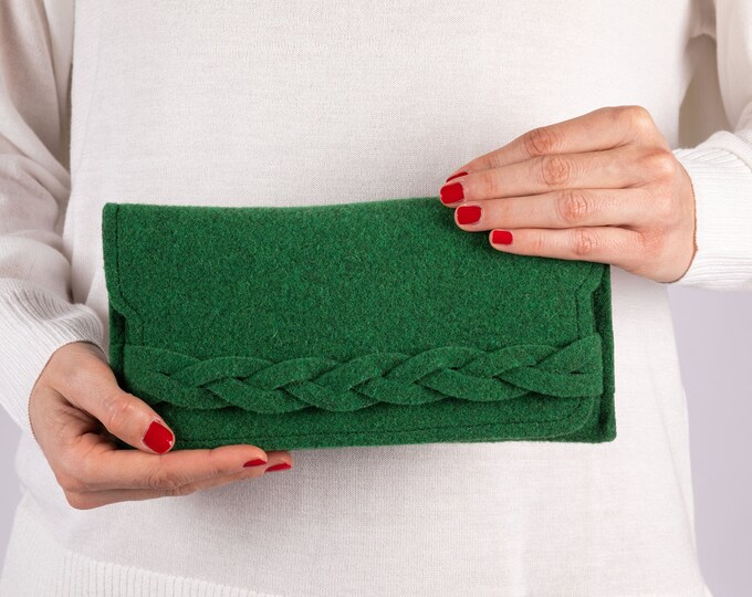 Wallet with braid