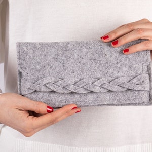 Felt wallet woman in grey felt with braid, wool clutch purse