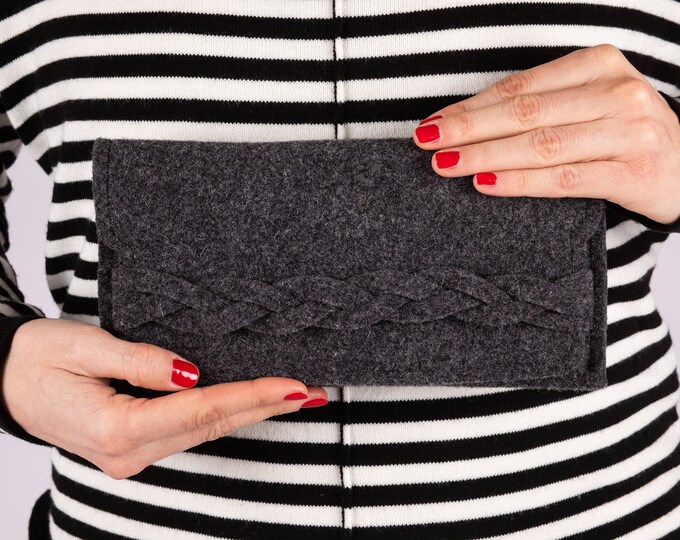 Dark grey felt wallet with braid