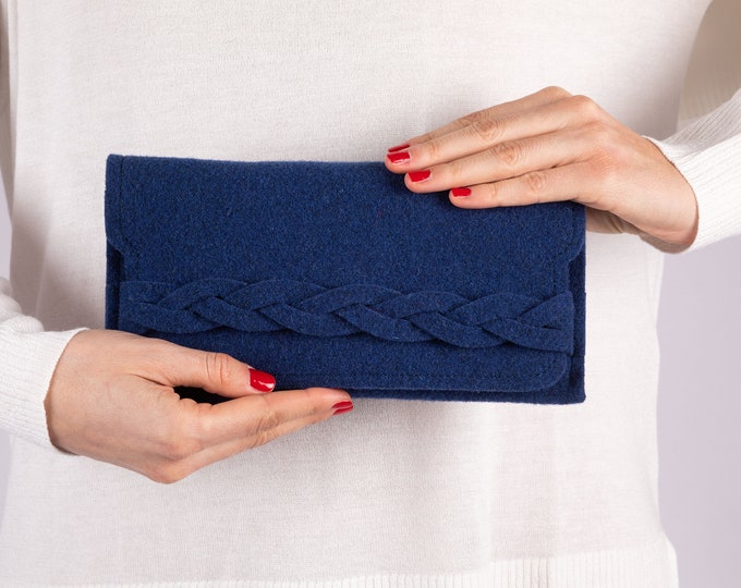 Wallet with braid