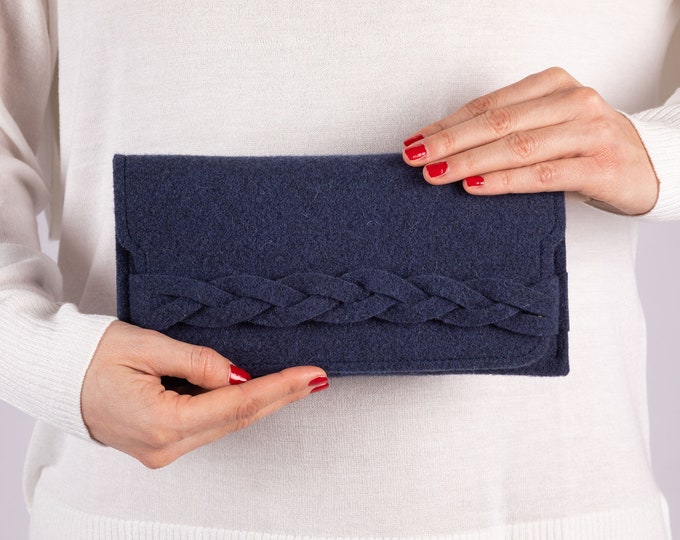 Wallet with braid