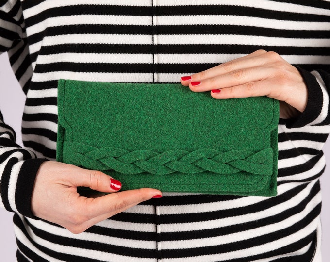 Wallet with braid