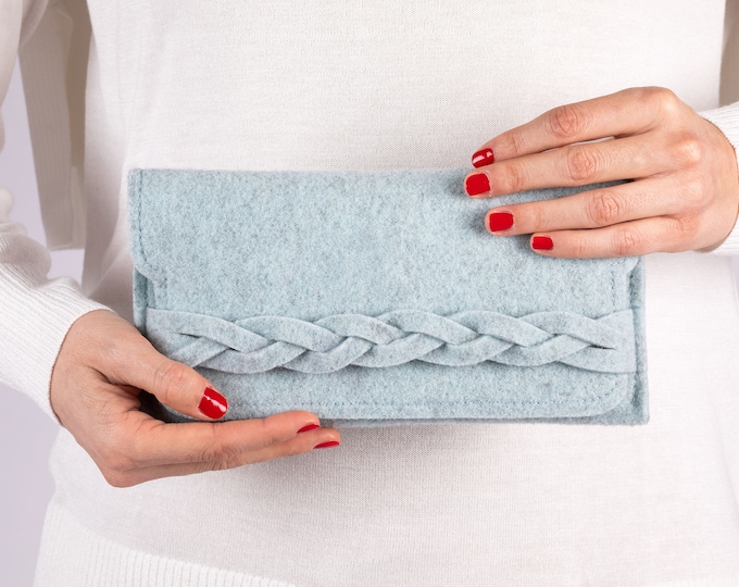 Wallet with braid