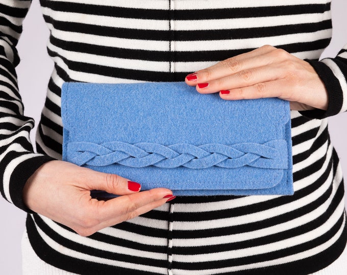 Wallet with braid