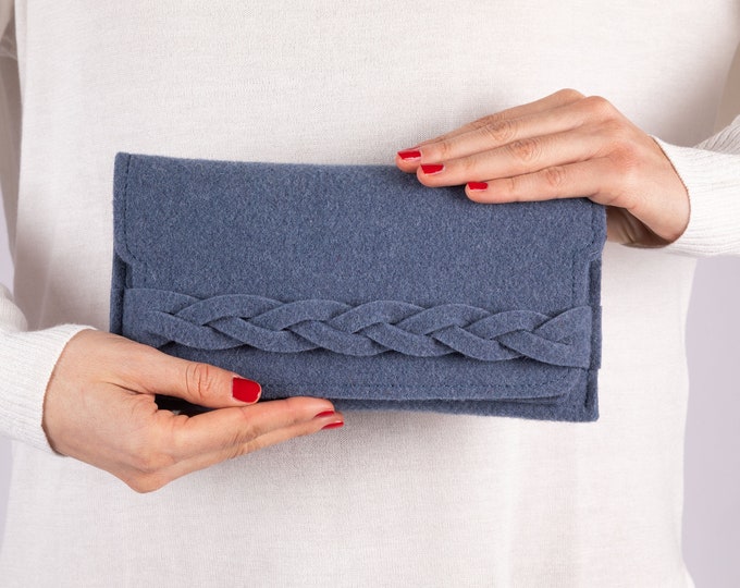 Wallet with braid