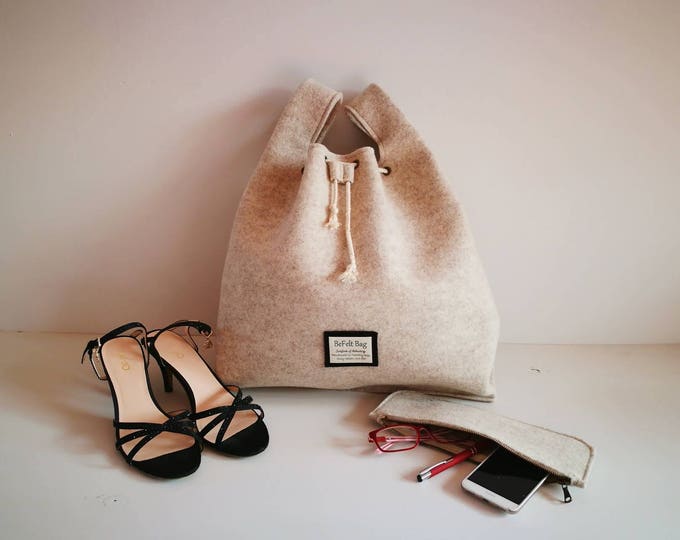 Handbag with pencil case, beige color