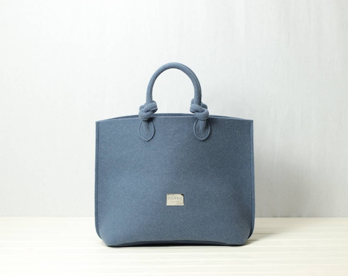 Anita dusty blue hand bag