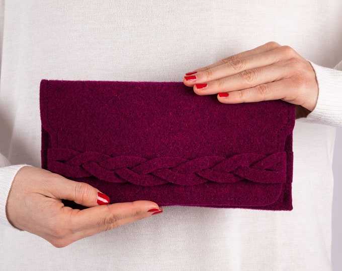 Wallet with braid