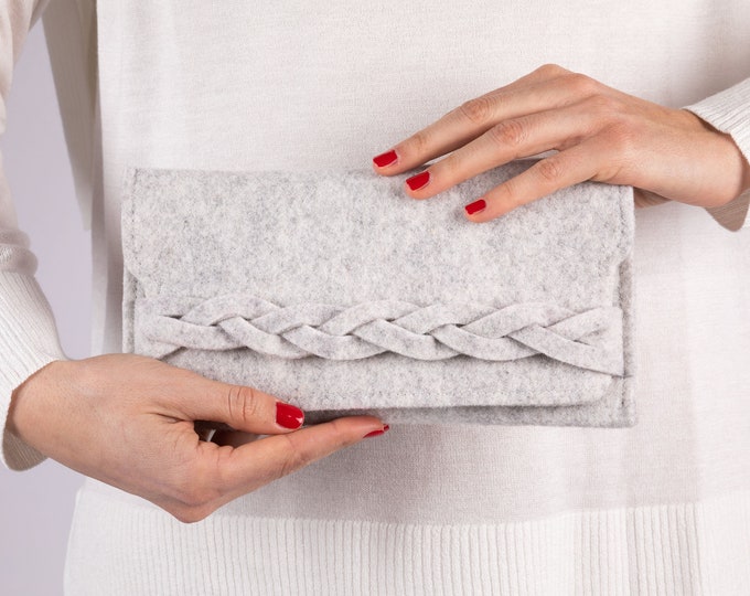 Wallet with braid