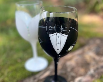 Hand Painted Wedding Wine Glass Set