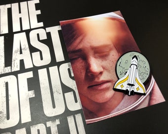 The Last Of Us Pin Badge + Ellie photo insert | NEW Happy Birthday Welcome to Earth Ellie Spaceship pin badge | TLOU cosplay pin badge...