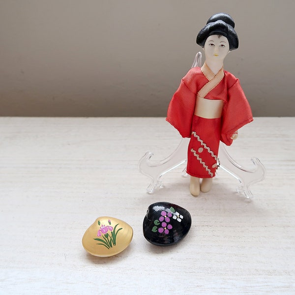 Japanese Hand Painted Shells, Kai Awase Seashells, Gold Black Iris, Small Japanese Doll, Red Kimono, Oriental Japanese Decor, Japan Souvenir