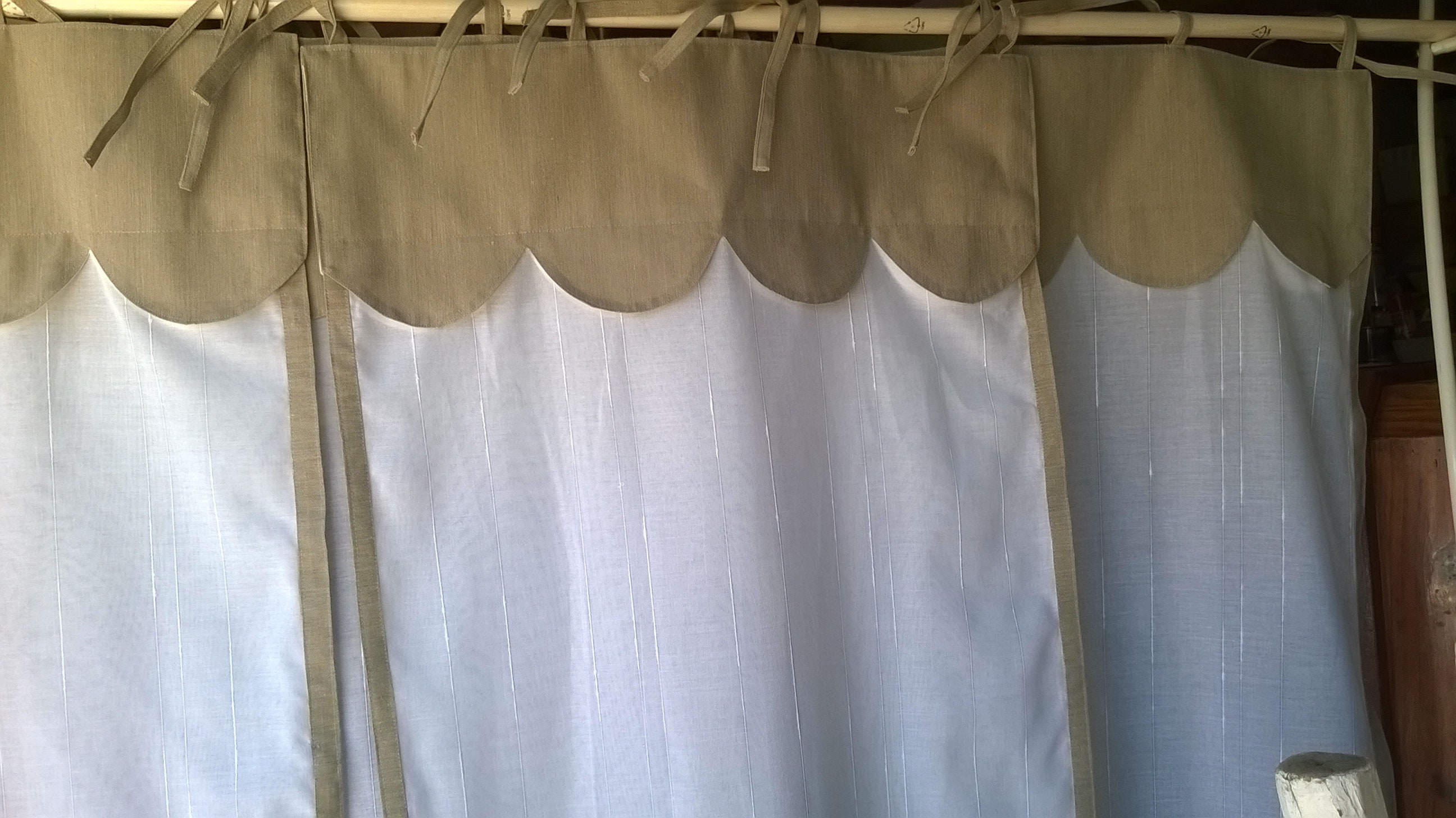 Sur Mesure - Rideau à Festons Arrondis .