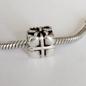 Authentic Pandora (ALE) 925 Sterling Silver Wrapped Gift Box Bead, Charm, Retired