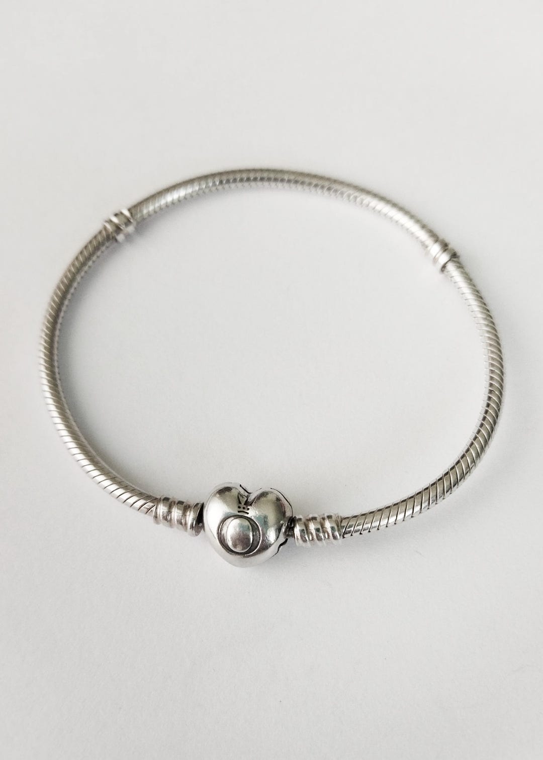 Authentic Pandora Moments Sterling Silver Heart Clasp Snake Chain