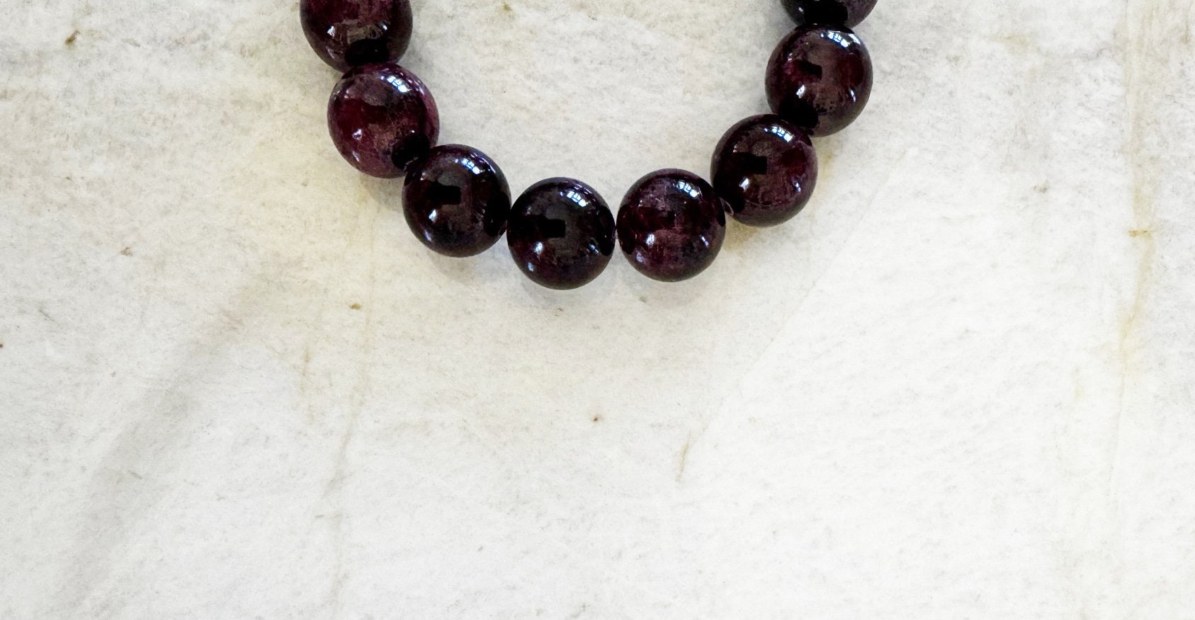 Bracciale In Pietra Granato Naturale - Fatto A Mano Su Filo Elastico