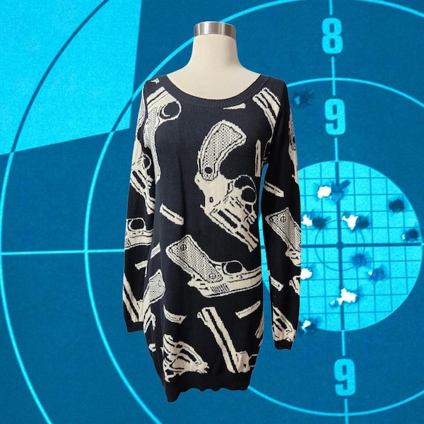 Betsey Johnson vintage guns sweater dress kiss kiss bang bang 00s y2k retro firearms pistol revolver black white handgun punk label weapons