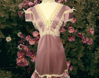 Betsey Johnson vintage silk dress lace ribbons bows short sleeves feminine romantic coquette 90s y2k retro pinup dusty rose mauve pink