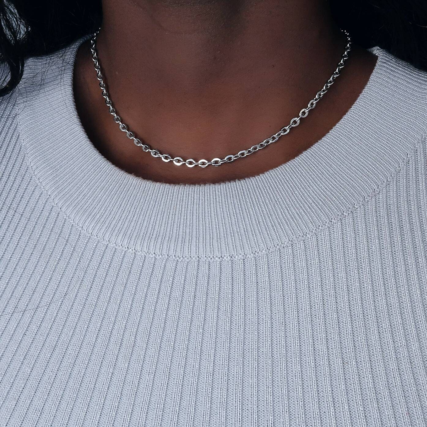Collier Ras De Cou En Métal Argenté à Grosses Mailles - Occasion