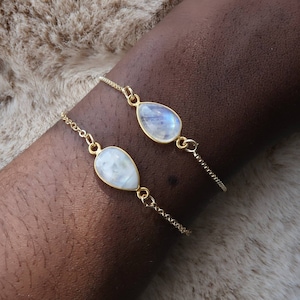 Rainbow Moonstone Bracelet - Gold moonstone Bracelet for women - Dainty moonstone gemstone bracelet for women - Silver and Gold