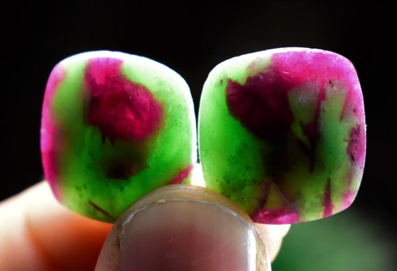 26 Carat Red Green Ruby Zoisite Faceted Lightweight Gemstone