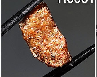 AAA Quality Natural Golden Flashy Sunstone Rough Sunstone Rock Stone Metaphysical Healing Crystal Sunstone Rough Gemstone Fr Jewelry V88-3