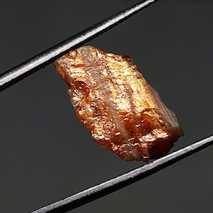 Natural Golden Flashy Sunstone Raw Rough Rock Stone Healing Crystal Stone Sunstone Rough Gemstone for Jewelry Sunstone Rough Gemstone V88