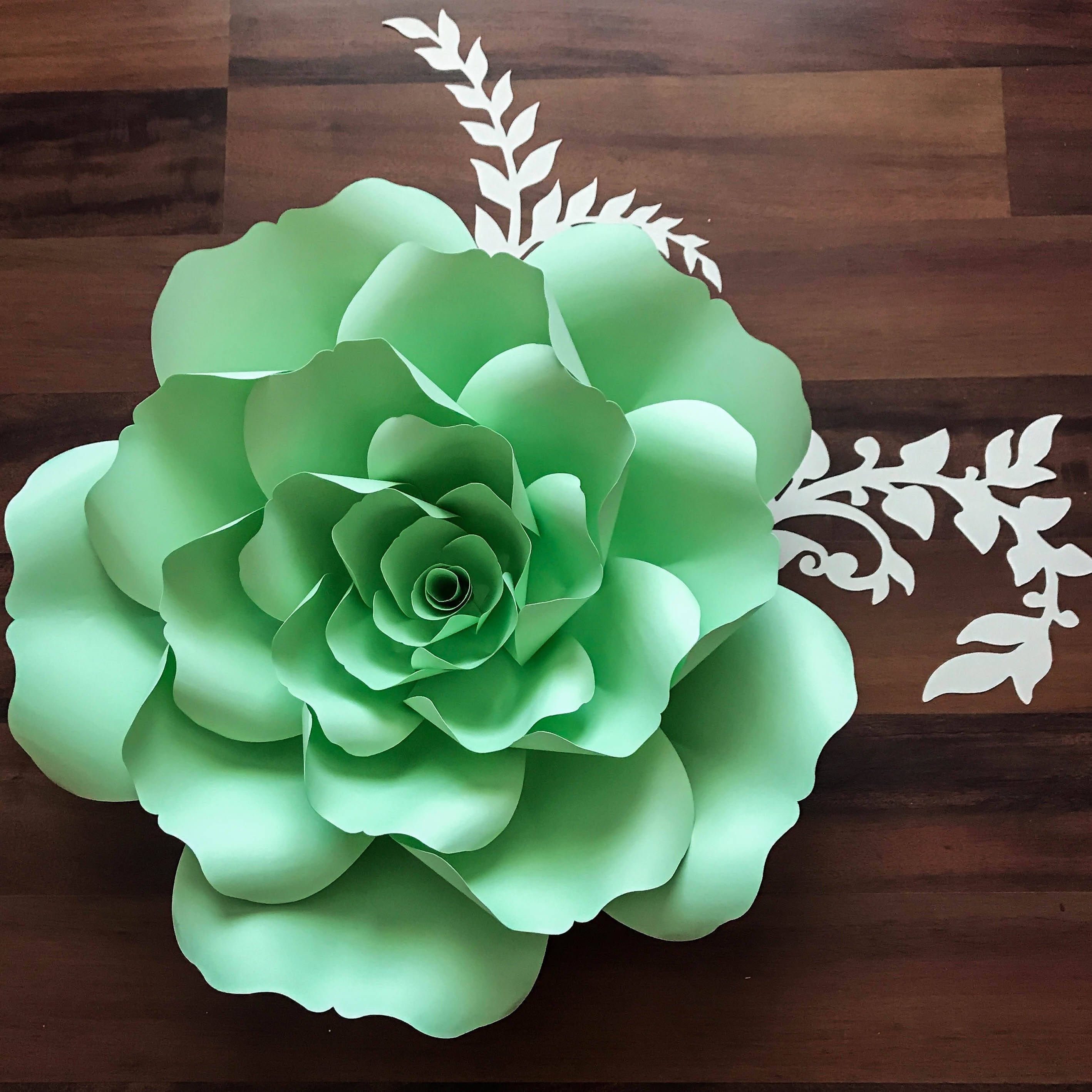 Paper Flowers PDF Petal 135 Paper Flower template with Center