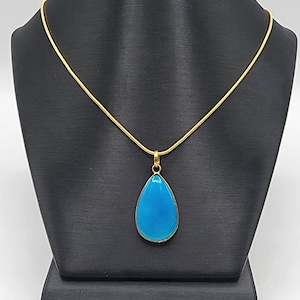 18k Gold Necklace w/ Turquoise Pendant