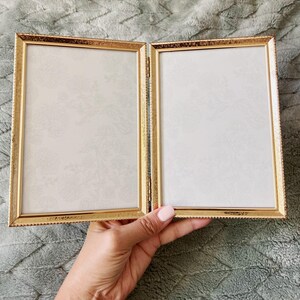 Vintage Brass Double Fold Out Picture Frame | Vintage Bi-Fold Gold Metal Picture Frame | Double 5×7 Tabletop Frame | Hinged Open-Book
