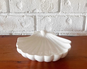 Vintage Pink Scallop Shell Soap Dish Bathroom Decor