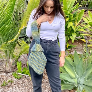 Bolso con nudo hecho en rosa - PATRÓN DE CROCHET en términos del Reino Unido