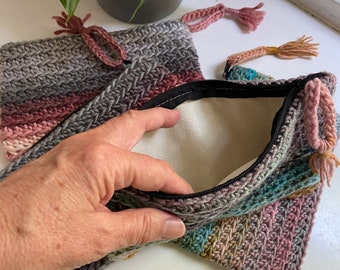 Rosemade Zipper Pouch - CROCHET PATTERN in UK terms