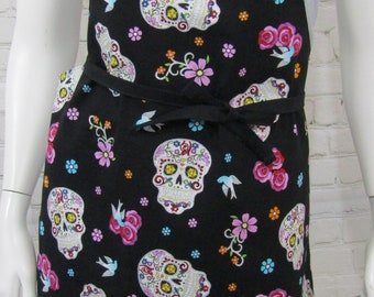 Sugar Skull Apron, Kitchen Décor, Handmade Apron, Reversible with solid black, Personalized Apron