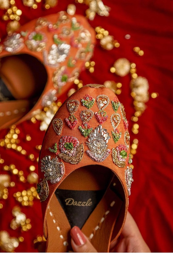 Embellished khussa clearance